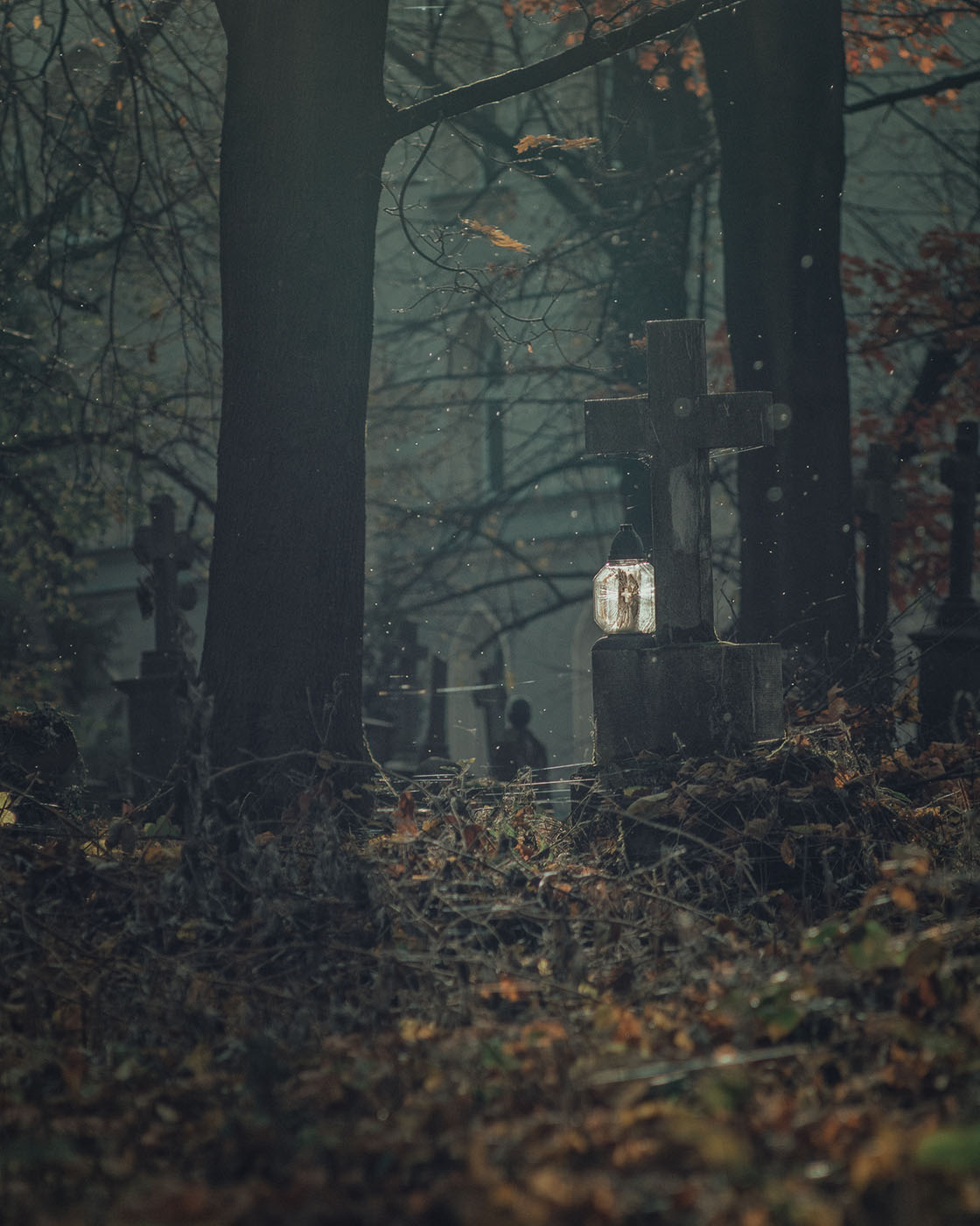 fotografowanie cmentarza mroczny klimat