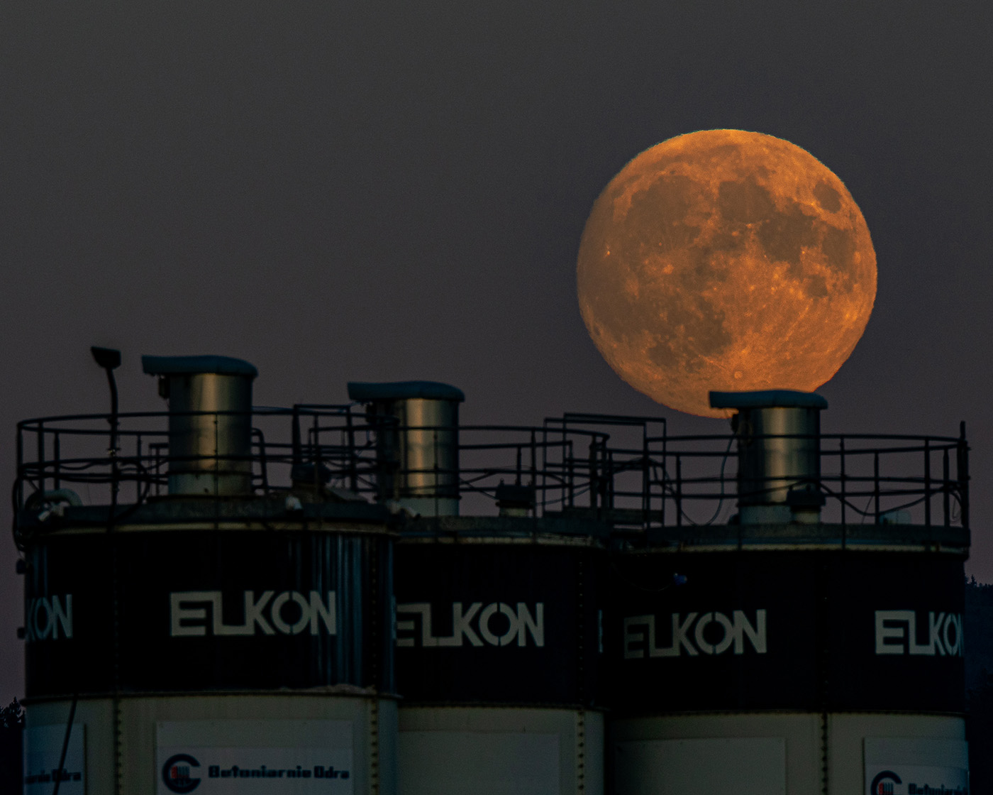 Poradnik fotograficzny fotografia księżyca