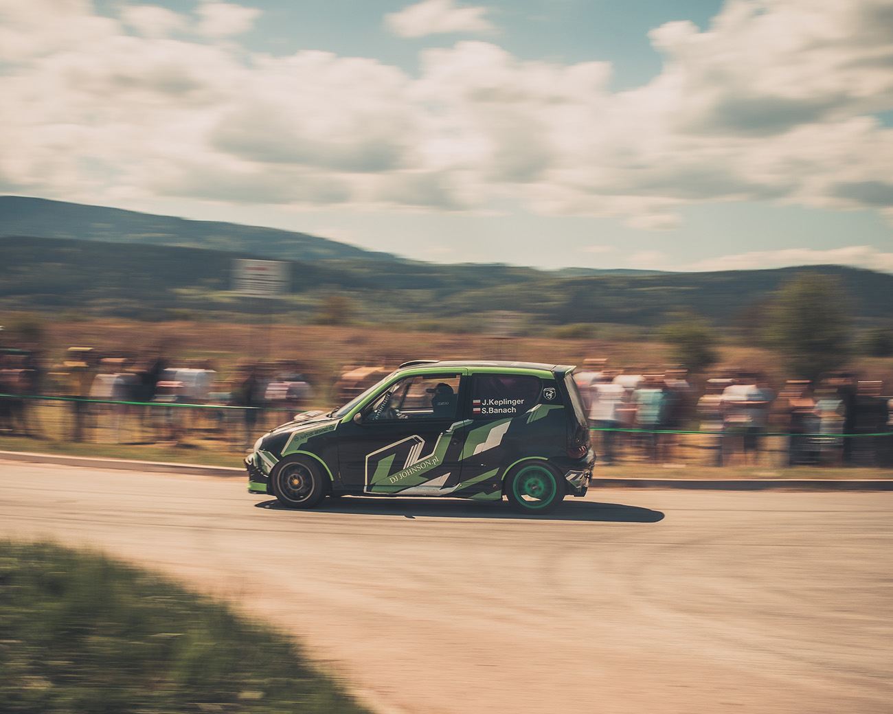 poradnik jak fotografować samochody na rajdach